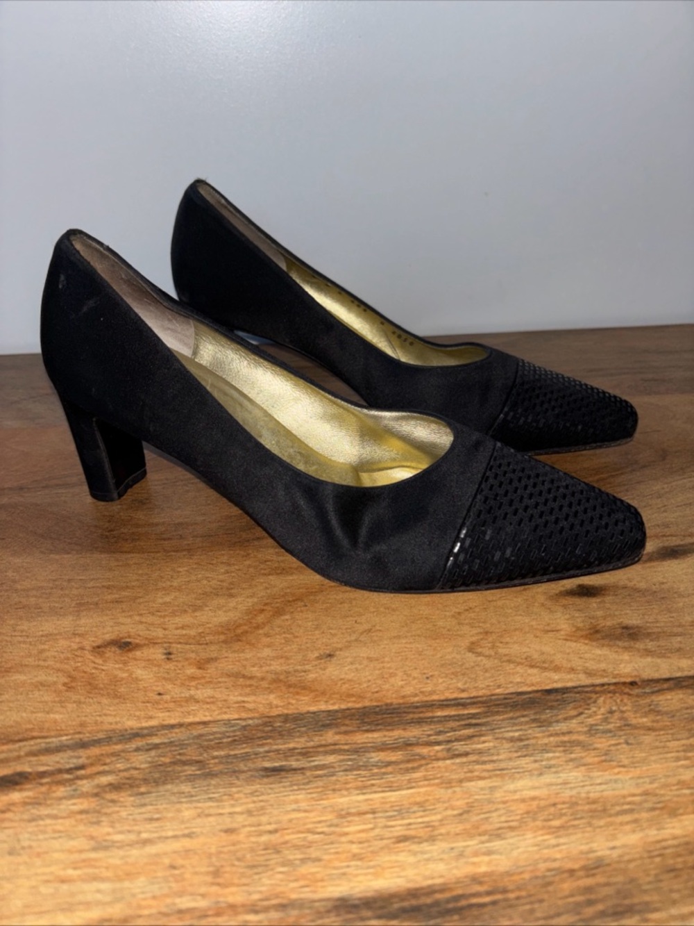 St. John piette sequins cap toe silk black pumps sz 8B